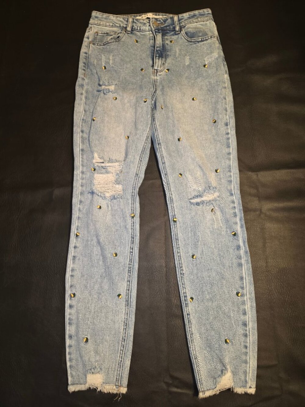 Tinsel Town Womens Size 7 Light Blue Distressed Studded Skinny Jeans RSB028769